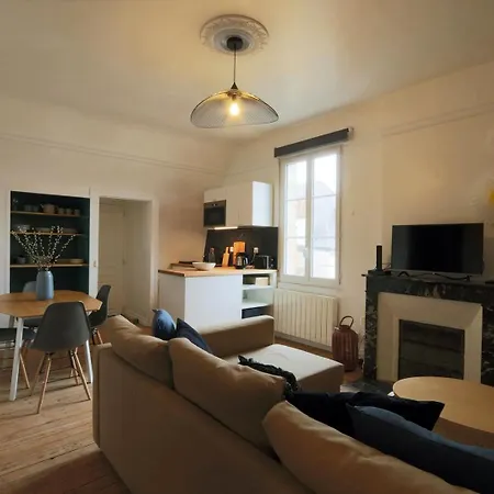 Let's Take A Walk In The Woods Tours