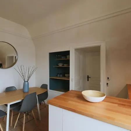 Let's Take A Walk In The Woods Apartment