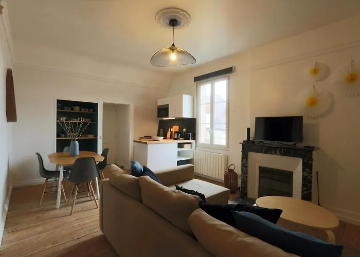 Let's Take A Walk In The Woods Tours