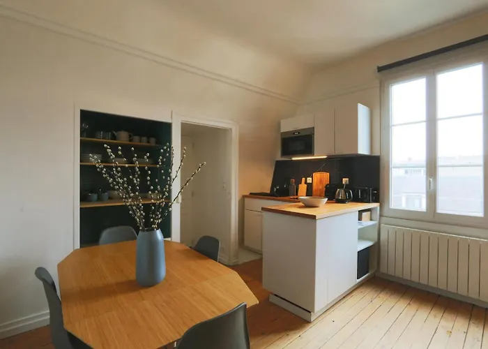 Let's Take A Walk In The Woods * Tours