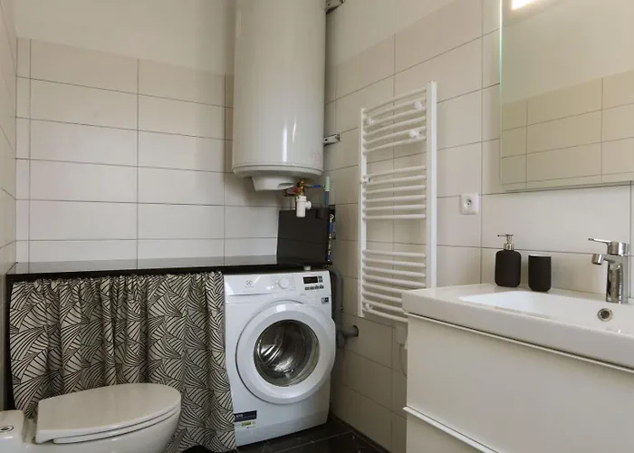 Let's Take A Walk In The Woods * 图尔